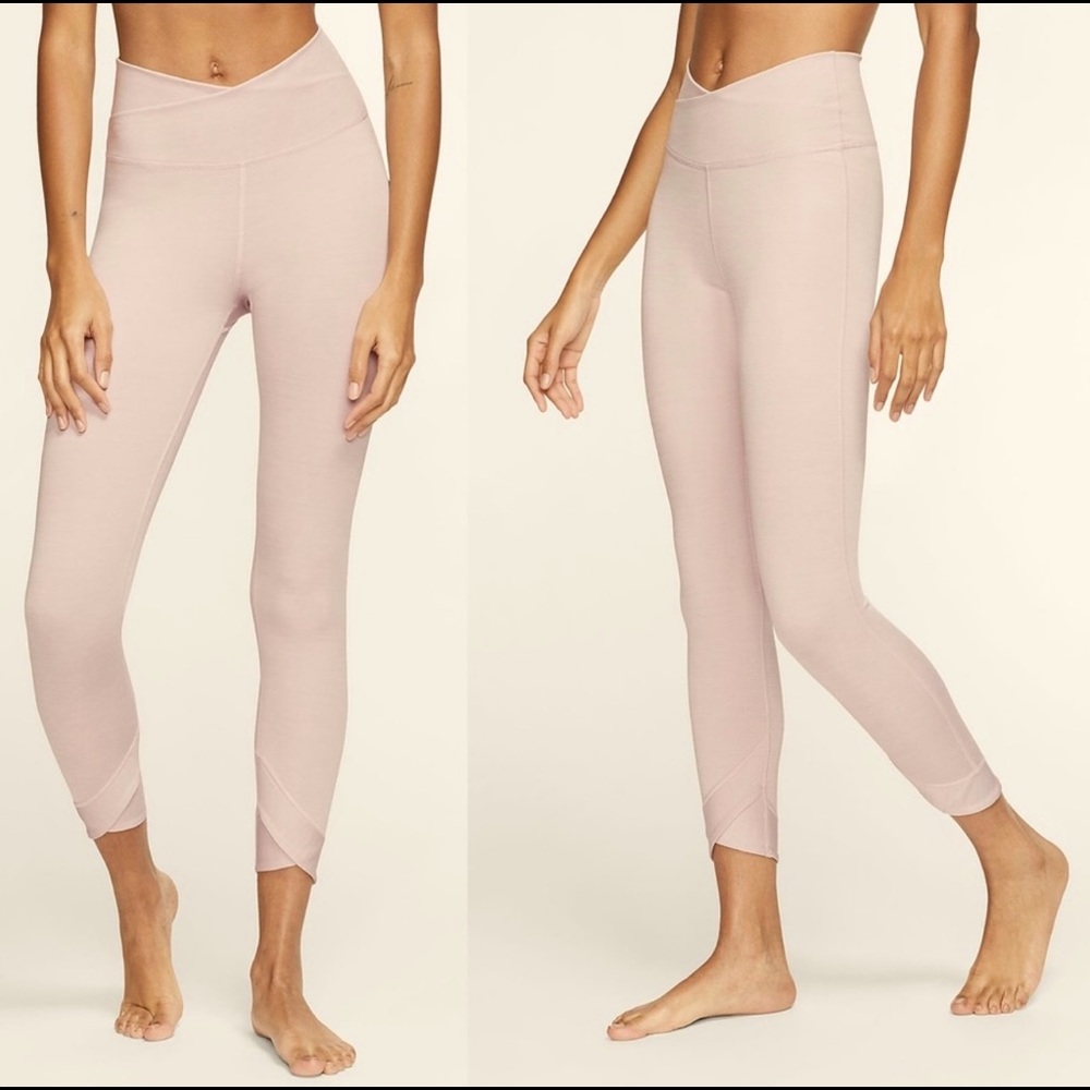 Nike yoga High Rise 7/8 length legging - light pink size small